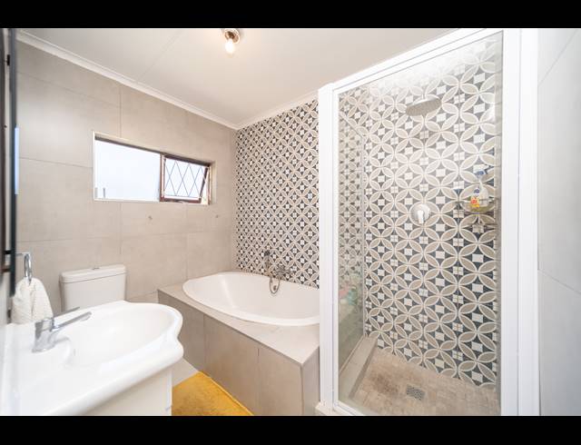 3 BEDROOM HOUSE FOR SALE IN NAHOON VALLEY PARK